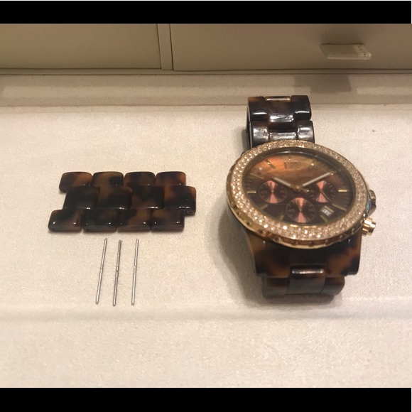 Beautiful Tortoise Micheal Kors Watch - Picture 4 of 4